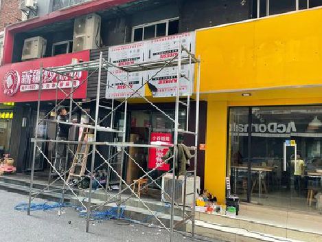 泗县制作广告招牌如何避免它发黄？